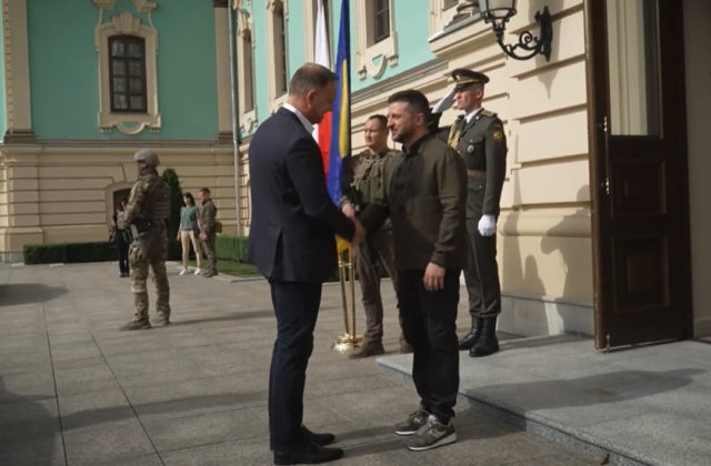 Duda sa v Kyjeve stretol so Zelenským, čakajú ich rozhovory o vojenskej podpore a obrane Ukrajiny (video)