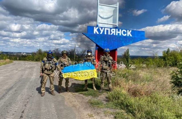 Ukrajinská armáda by mala do niekoľkých dní oslobodiť mesto Kupiansk, Rusom sa sťaží spojenie