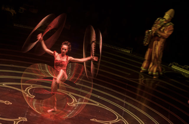 Cirque du Soleil priniesol do Bratislavy predstavenie Corteo, diváci videli show na hrazdách či akrobatické kúsky (foto)