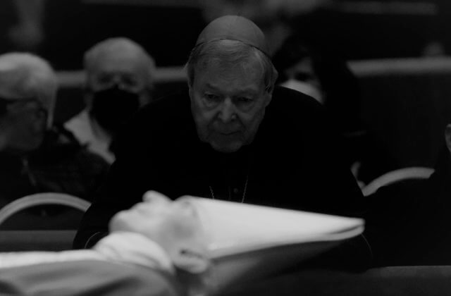 Zomrel kontroverzný kardinál Pell, čelil aj obvineniam zo sexuálneho zneužívania detí