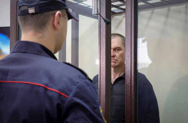 Novinárovi Poczobutovi hrozí väzenie. Venoval sa protestom, ktoré zasiahli Bielorusko krátko po voľbách