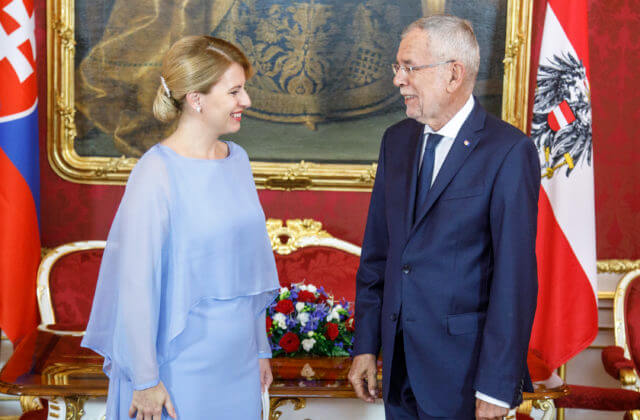 Rakúsky prezident Alexander Van der Bellen pricestuje na návštevu Slovenska, so Zuzanou Čaputovou preberú niekoľko tém