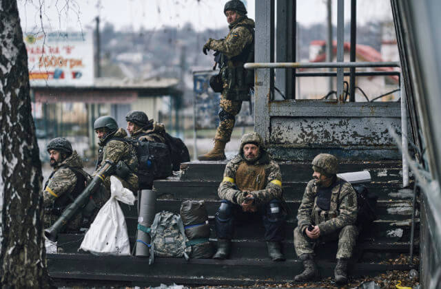 Rusko prišlo o päťnásobne viac vojakov ako Ukrajina, odhaduje NATO