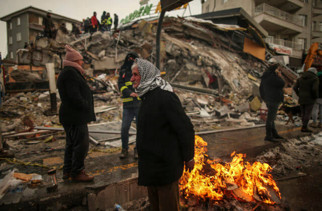 Po zemetrasení hrozí v postihnutých oblastiach Turecka a Sýrie šírenie chorôb, varuje ECDC