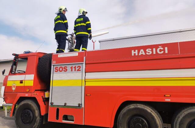 V Batizovciach zasahujú hasiči pri požiari prístavby rodinného domu