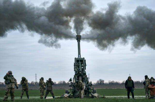 Nemecko poslalo Ukrajine ďalšiu vojenskú pomoc, obsahuje šesťtisíc kusov delostreleckej munície aj obrnené vozidlá