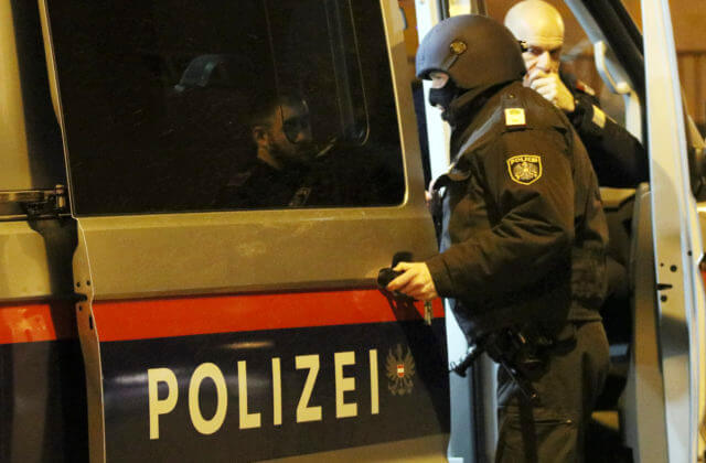 Vo Viedni hrozia teroristické útoky, upozorňuje polícia