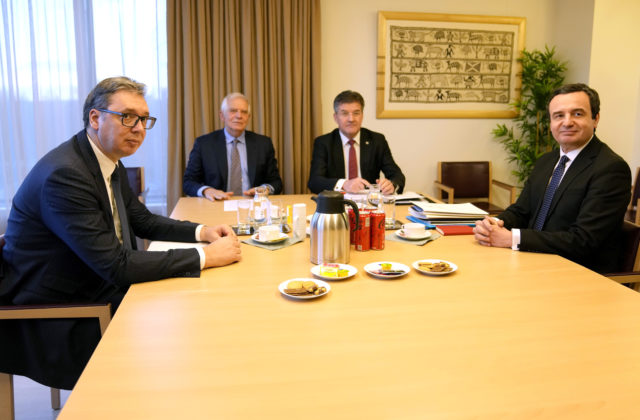 Srbský prezident Vučić a kosovský premiér Kurti sa dohodli na tom, ako zrealizujú plán normalizácie vzťahov oboch krajín