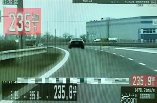Vodič Audi uháňal po diaľnici viac ako dvojstovkou, akú dostal pokutu?