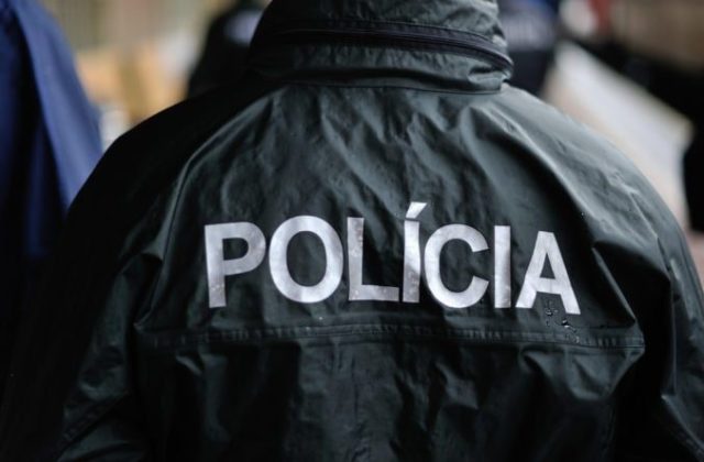 Policajný funkcionár ukrýval svojho hľadaného príbuzného, vo funkcii končí