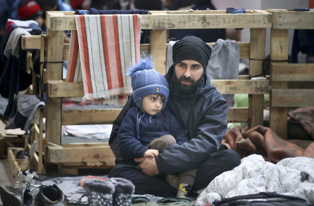 Schéma EÚ o presune detí migrantov z Grécka sa skončila, Únia čelí obavám z prieťahov pri uzatváraní novej dohody