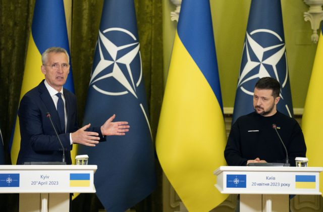 Ukrajina počas trvania vojny nebude môcť vstúpiť do NATO, podľa Stoltenberga to nie je na programe dňa