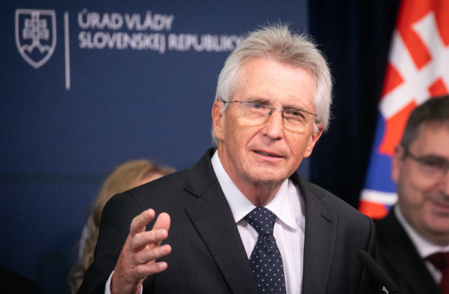 Slovensko je v prvej línii hybridnej vojny, myslí si nový minister vnútra Šimko (video)