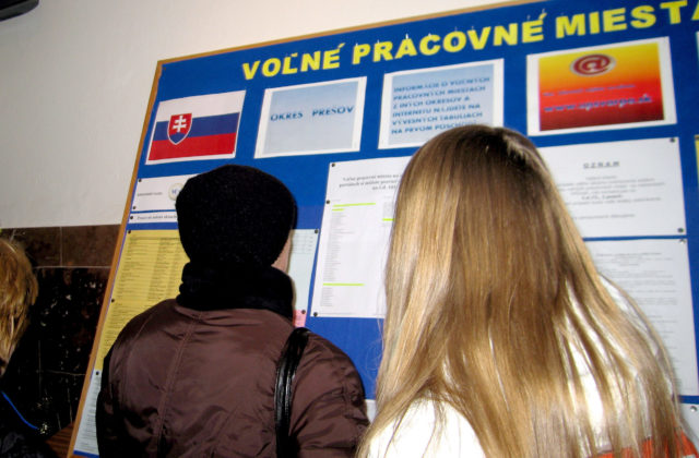 Nezamestnanosť na Slovensku sa znížila na 5,34 percenta, najvýraznejší medzimesačný pokles bol v Košickom kraji