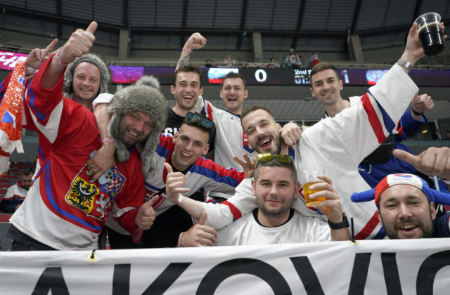 Slováci sa udržali v hre o postup do štvrťfinále, Švajčiarov nezastavili ani Česi