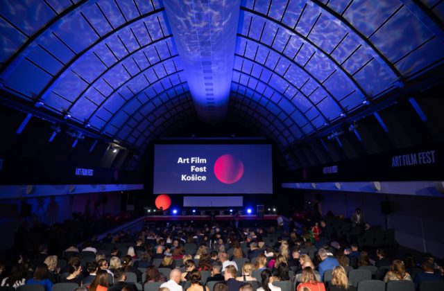Na slávnostnom otvorení MFF Art Film Fest ocenili Zdenu Studenkovú a Milana Lasicu