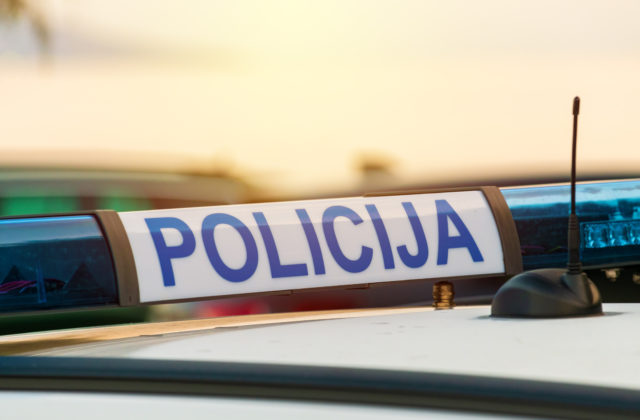 Neznámy páchateľ strieľal v centre chorvátskeho mesta Sisak, jedného človeka zabil a ďalších zranil