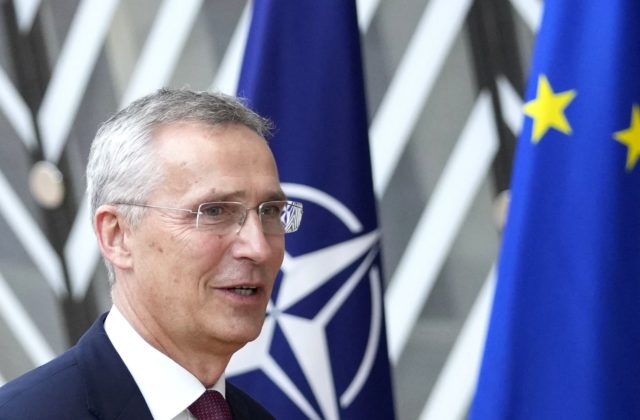 NATO sa rozhodlo dodať Ukrajine viac systémov protivzdušnej obrany, uviedol generálny tajomník Stoltenberg