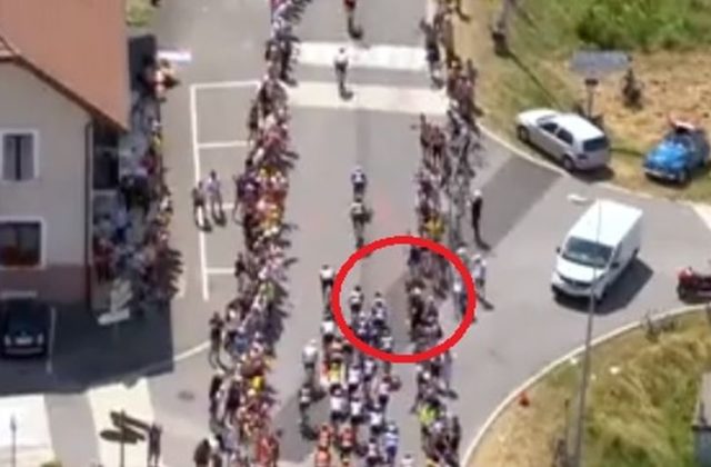 Tour de France 2023: Zo selfie bola katastrofa. Cyklisti žiadajú fanúšikov, aby sa správali lepšie (video)