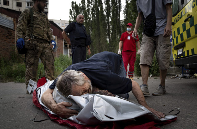 Ruská armáda od začiatku vojny zabila takmer 11-tisíc civilistov