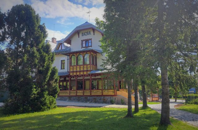 Kuszmannov bazár v Tatranskej Lomnici s vyše storočnou históriou prešiel rekonštrukciou a je otvorený pre verejnosť