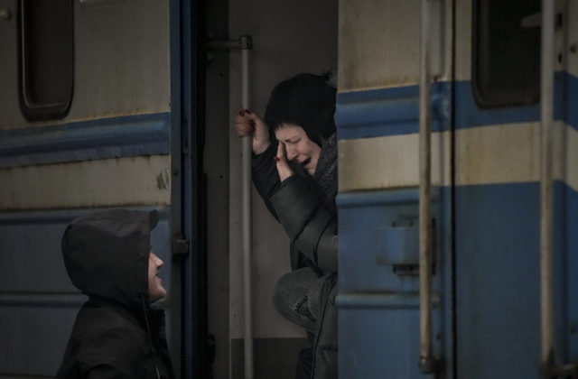 Rusi nariadili zamestnancom železníc na Kryme špehovať cestujúcich, zatkli aj viacero ľudí