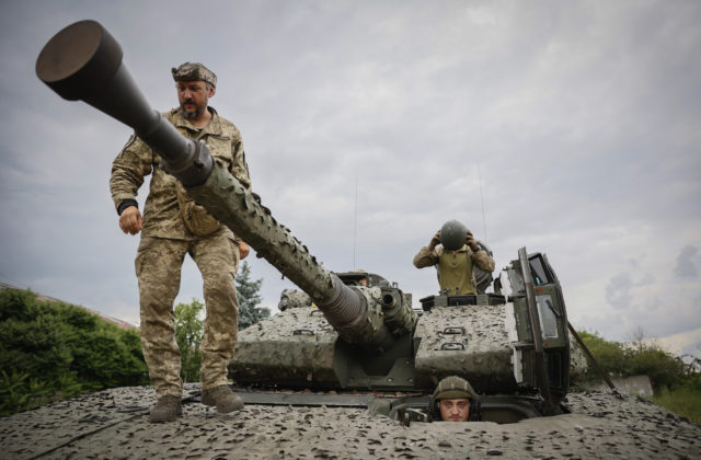 Rusko nasadilo „záložnú armádu“, jednotky z Luhanskej oblasti premiestňuje na obranu