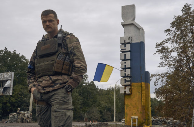 Rusi formujú útočné jednotky a pokúsia sa okupovať mesto Kupiansk, upozorňujú Ukrajinci