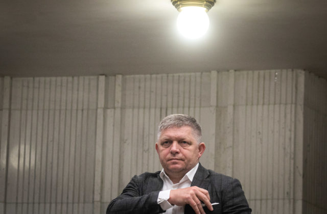 Fico stojí za Kaliňákom a Glückom, urobili „poriadok“ s Matovičom a dostali tisíce podporných SMS správ