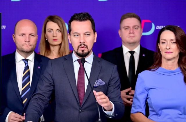 Šeliga vyzýva niektoré strany na vylúčenie spolupráce s Hlasom-SD, ktorý vraj doteraz vždy podržal Fica (video) Šeliga vyzýva niektoré strany na vylúčenie spolupráce s Hlasom-SD, ktorý vraj doteraz vždy podržal Fica (video)