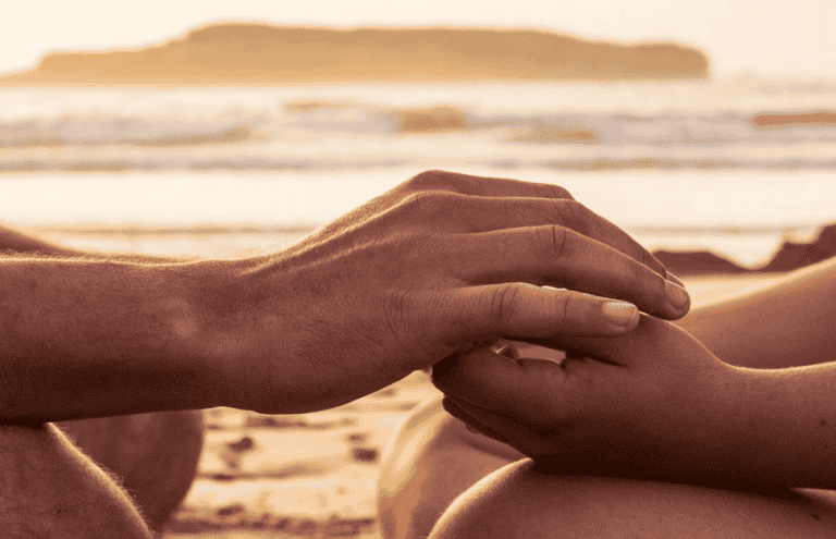 Dotyky v medziľudských vzťahoch – od profesionálneho podania ruky po intímny zámer