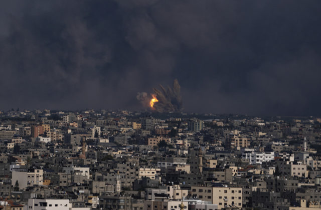Izrael zrušil povolenie na evakuáciu cudzincov z Pásma Gazy dve hodiny pred jej spustením