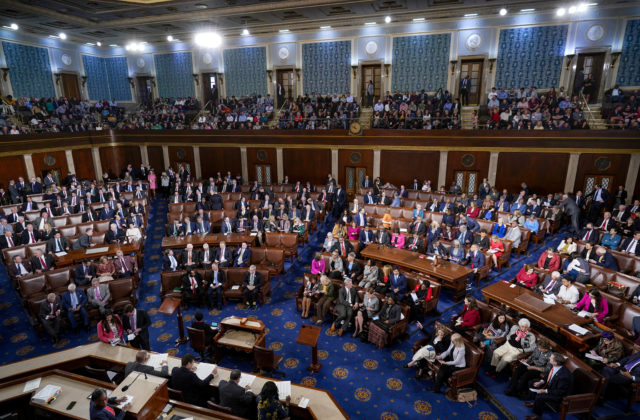 Americký Senát schválil návrh zákona o zahraničnej pomoci pre Ukrajinu či Izrael, ďalší osud balíka je však neistý