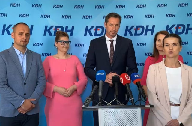 KDH odsudzuje Ficov krok prerušiť komunikáciu s médiami, podľa poslancov to podnecuje k rozdeleniu spoločnosti KDH odsudzuje Ficov krok prerušiť komunikáciu s médiami, podľa poslancov to podnecuje k rozdeleniu spoločnosti