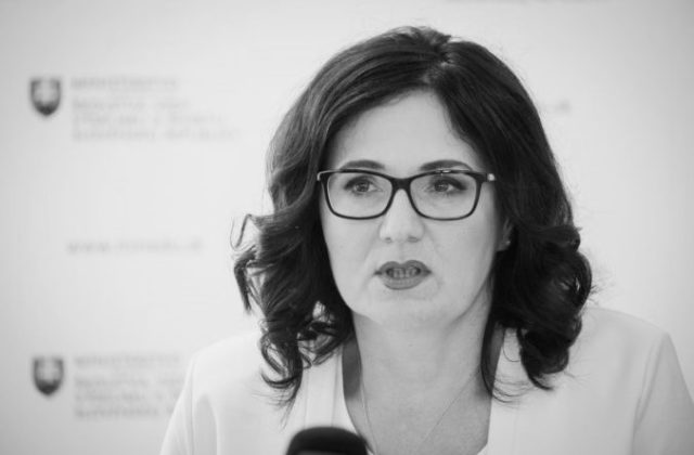Zomrela exministerka školstva Lubyová, vo veku 56 rokov podľahla ťažkej chorobe Zomrela exministerka školstva Lubyová, vo veku 56 rokov podľahla ťažkej chorobe