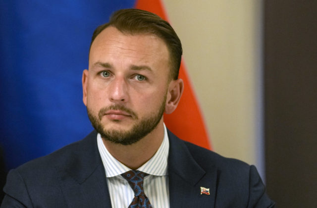 Minister Šutaj Eštok nie je fanúšikom elektronických volieb, nebude preto v projekte digitalizácie volieb pokračovať