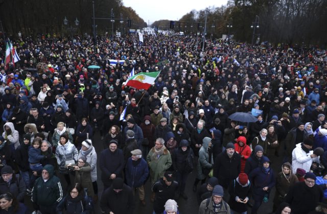 Útok Hamasu spôsobil v Nemecku nárast protižidovských incidentov, v Berlíne proti antisemitizmu protestovalo vyše 3-tisíc ľudí