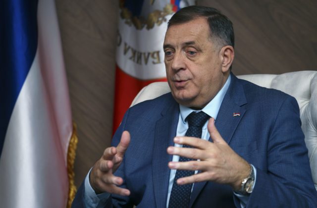 Milorad Dodik sľubuje, že napriek varovaniam USA rozdelí Bosnu a Hercegovinu