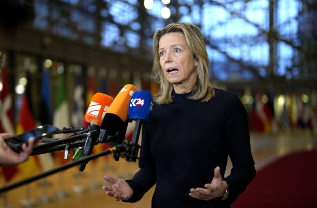 Holandsko oznámilo novú pomoc Ukrajine, 87 miliónov eur poputuje na delostreleckú muníciu