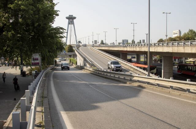 Hlavné mesto pripravuje verejnú súťaž na opravu Mosta SNP