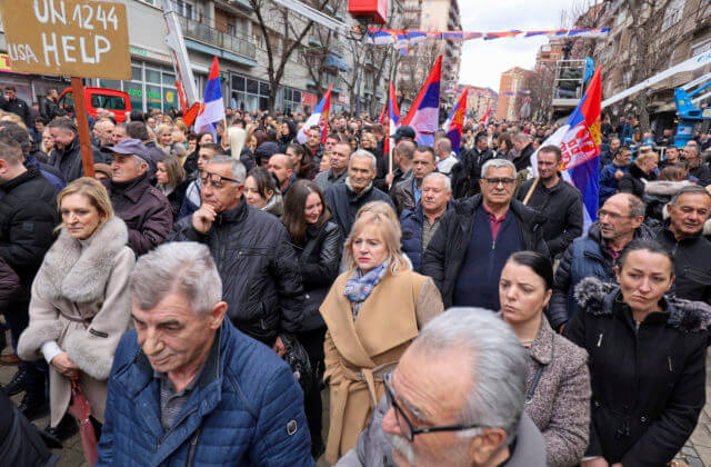 Kosovskí Srbi protestovali proti zákazu používania srbského dinára, hovoria o diskriminácii a porušovaní práv