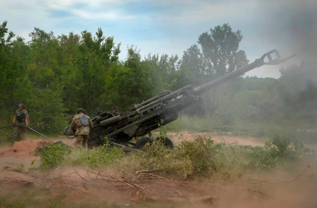 Nemecká zbrojovka Rheinmetall stavia novú továreň, Ukrajine dodá len tento rok státisíce kusov delostreleckej munície