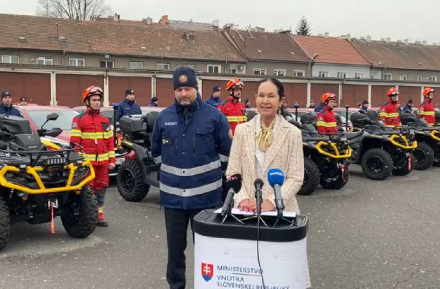 Hasiči a záchranári dostali 35 nových áut a 16 štvorkoliek, majú im pomôcť najmä v ťažko dostupnom teréne (video)