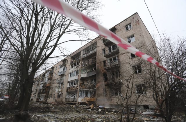 Bytový dom v Petrohrade údajne poškodil ukrajinský dron, po výbuchu museli ošetriť niekoľko ľudí