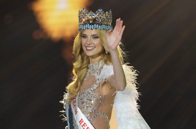 Súťaž krásy Miss World v indickom Mumbaji vyhrala Češka Krystyna Pyszková