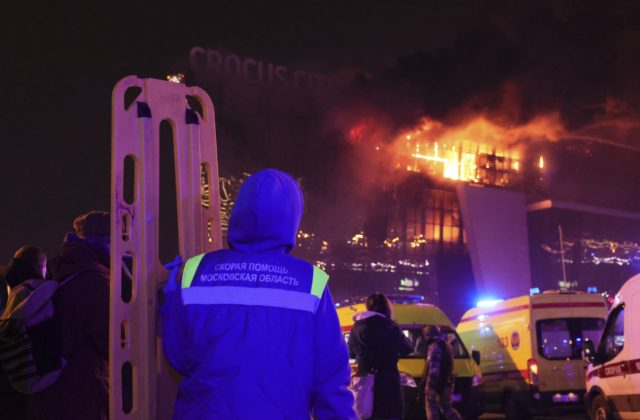 Islamský štát zverejnil fotografiu štyroch mužov, ktorí údajne zaútočili v koncertnej sále pri Moskve