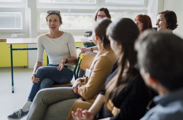 Kam po vysokej škole? Program Teach Next ponúka absolventom unikátnu možnosť ako naštartovať kariéru