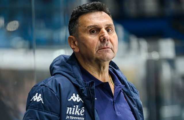 Český hokejový tréner Růžička po neúspešnej kandidatúre v eurovoľbách presedlal na lov duchov