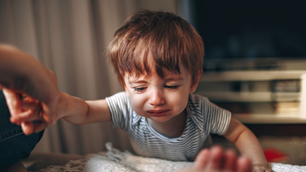 dieťa plače dieťa plače