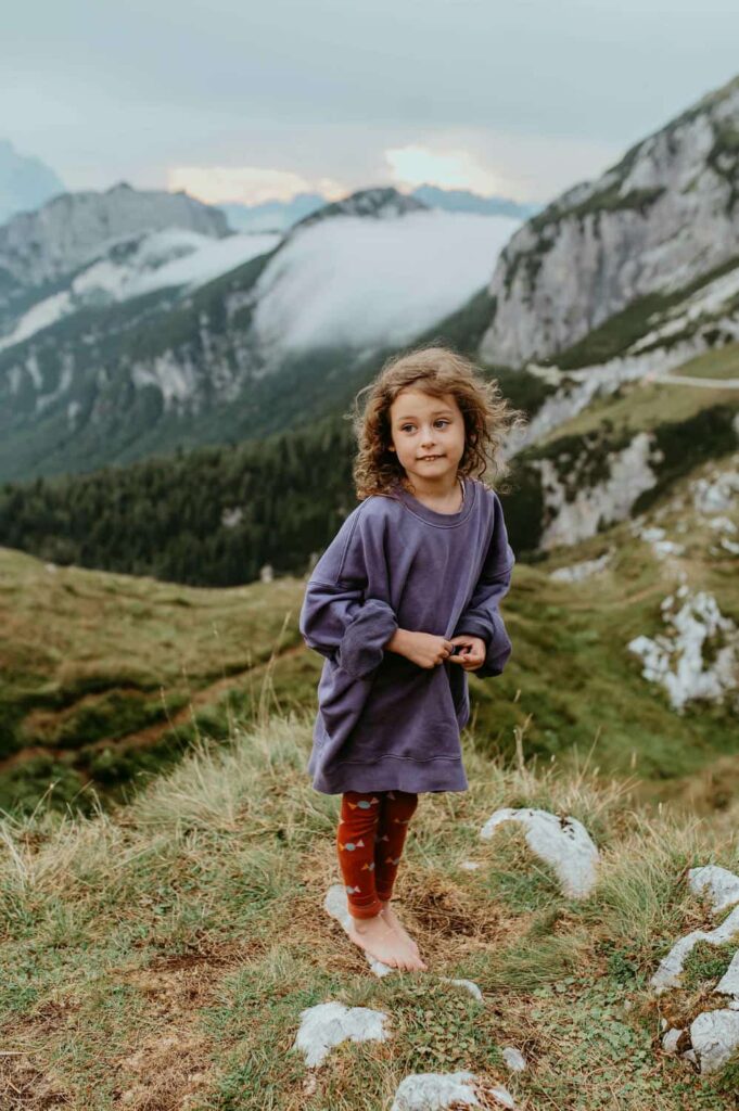 dievčatko v prírode